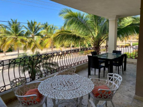 Spacious 3 Bedrooms apartment with pool and private access to the beach